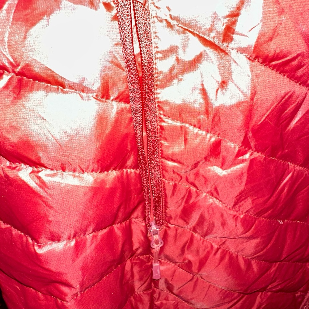 Mountain Hardwear Glen Alpine Down Parka w/Hood. - Picture 3 of 5